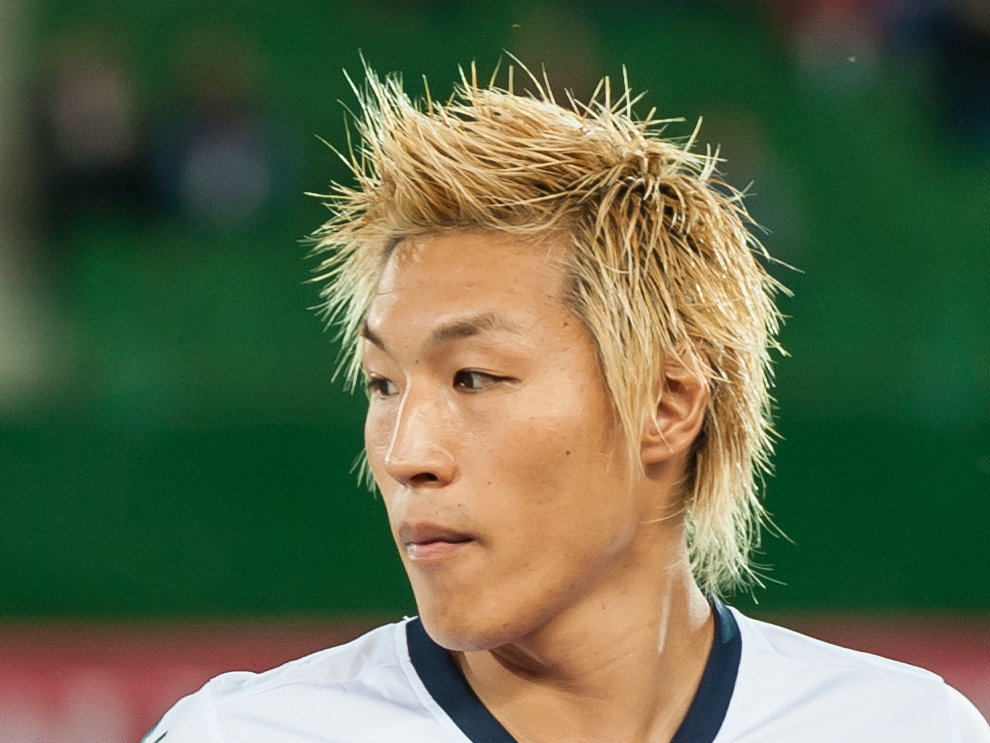 후쿠이 마사토가 FK 오스트리아 빈과의 UEFA 유로파리그 경기에서 활약하는 모습.