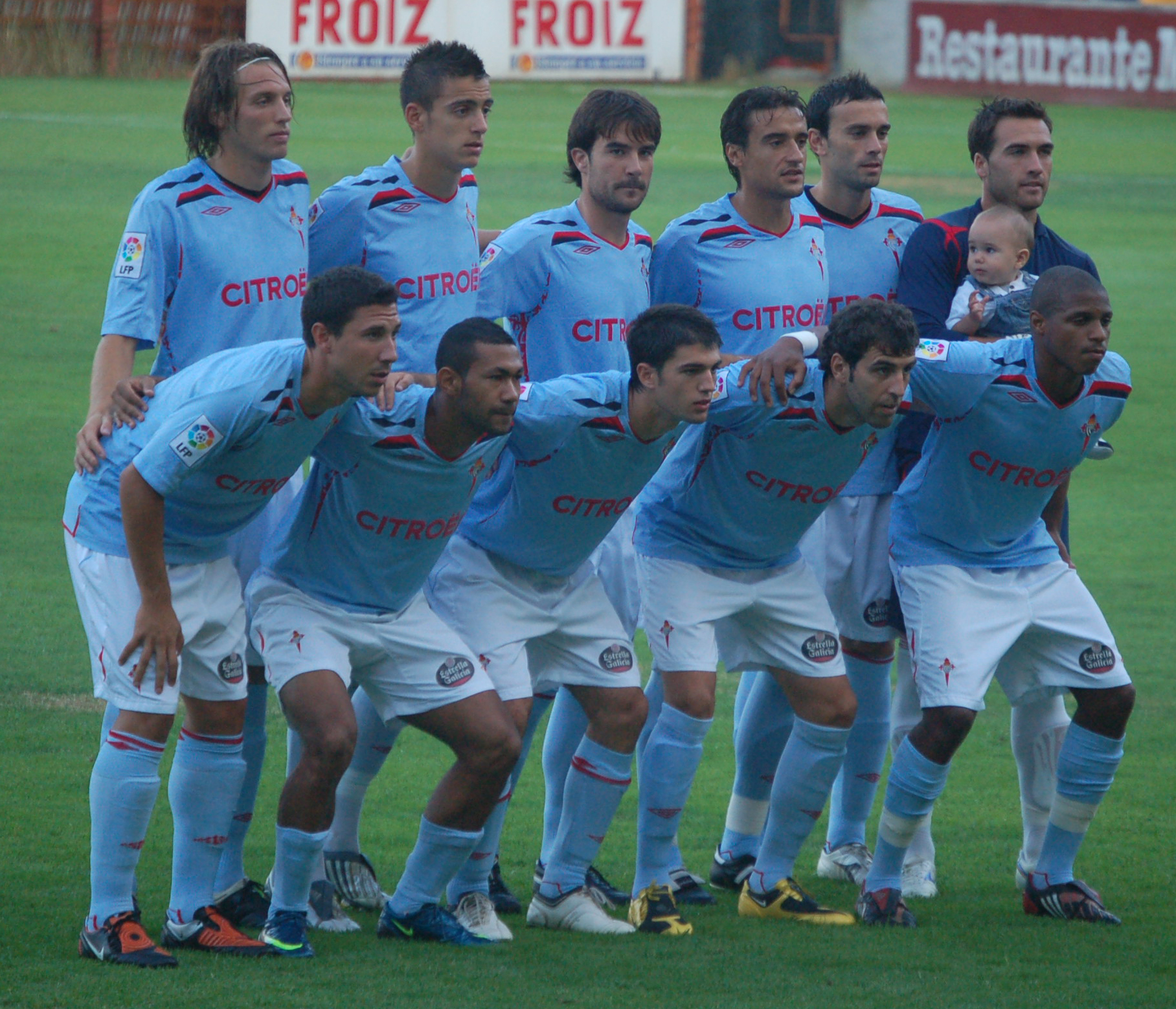 Joselu bersama rakan sepasukan Celta de Vigo pada tahun 2009.