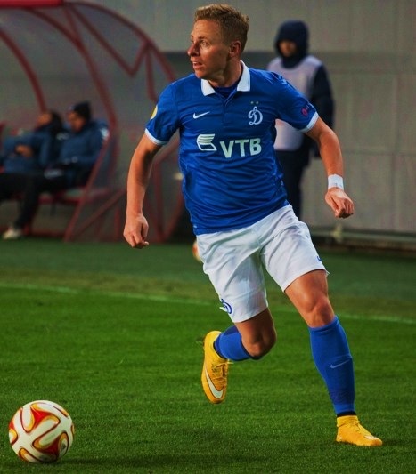 2014-15 UEFA 유로파리그 에스토릴 프라이아전에서 뛰는 주자크.