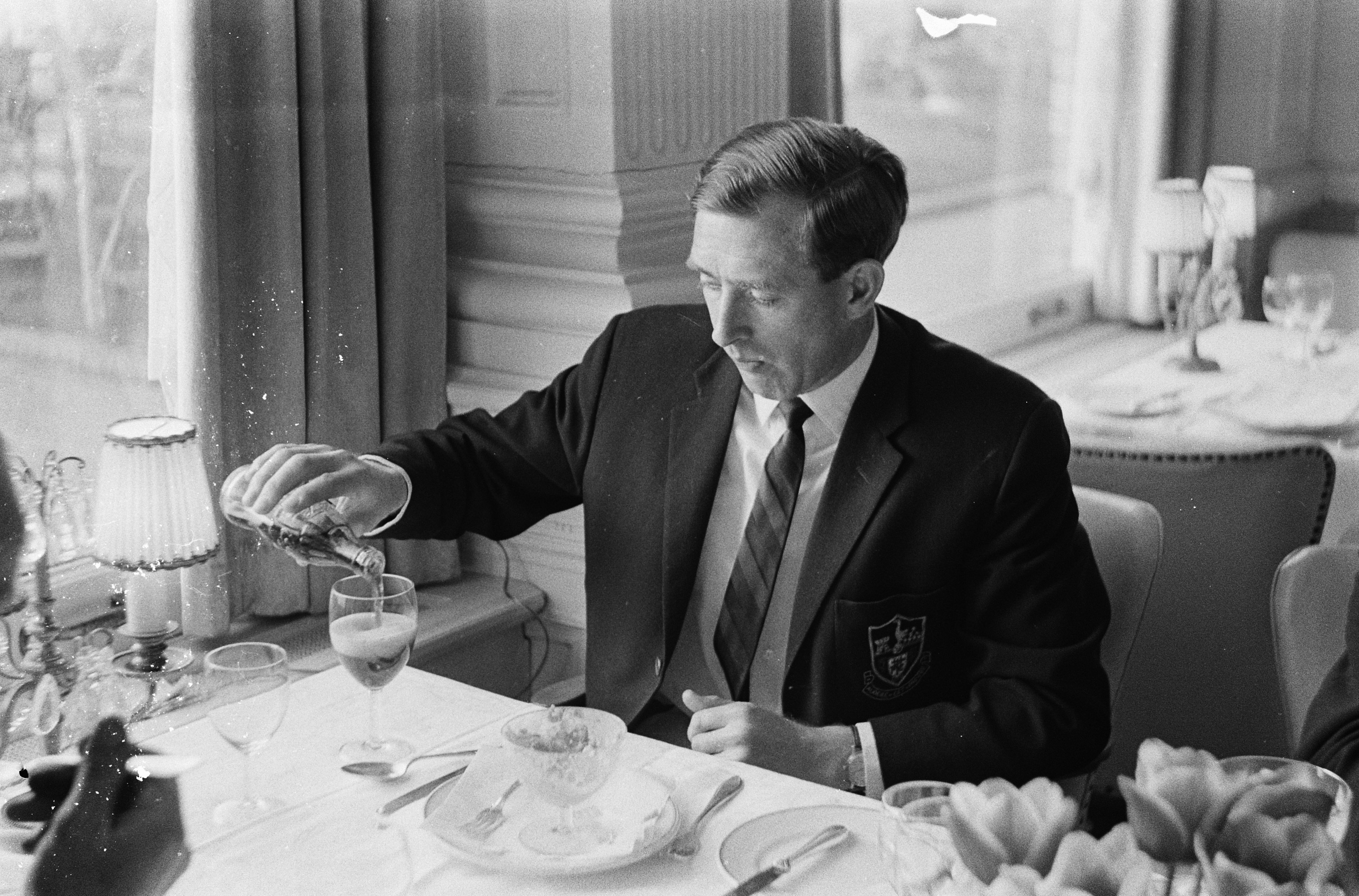 Danny Blanchflower pada tahun 1963 saat tiba di Belanda.