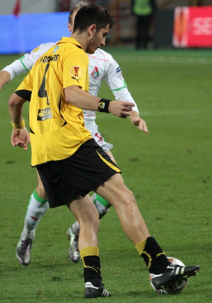 2011년 AEK에서 뛰는 마놀라스.