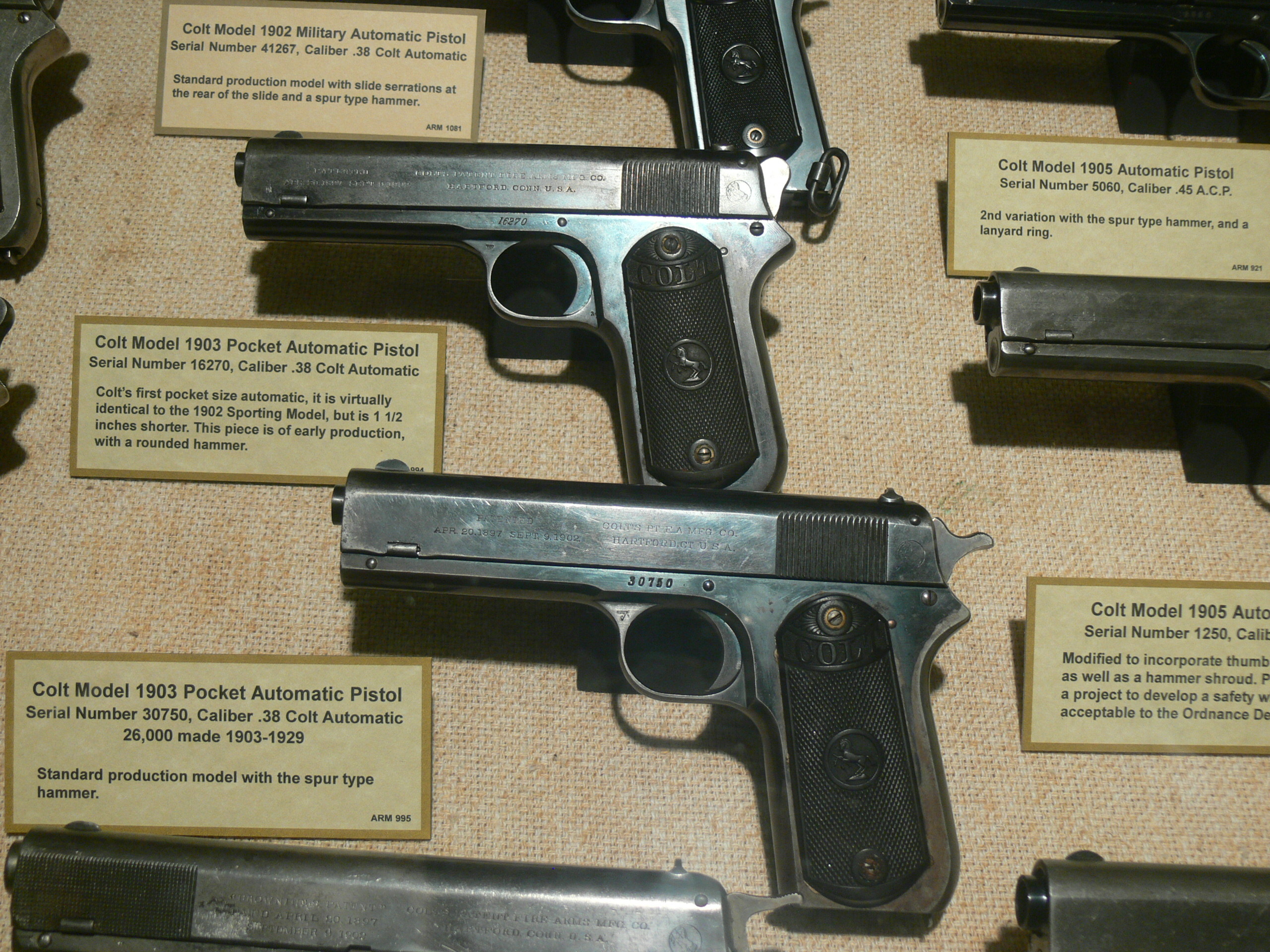 M1903 포켓 해머<br />격철의 돌출부가 짧은 초기 생산형 