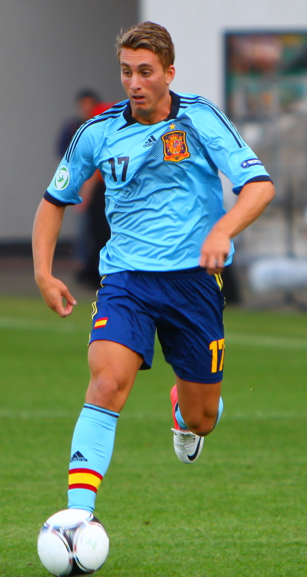 2012年のUEFA U-19欧州選手権でスペイン代表としてプレーするデウロフェウ。