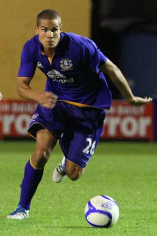 2011년 에버턴 소속으로 뛰고 있는 로드웰