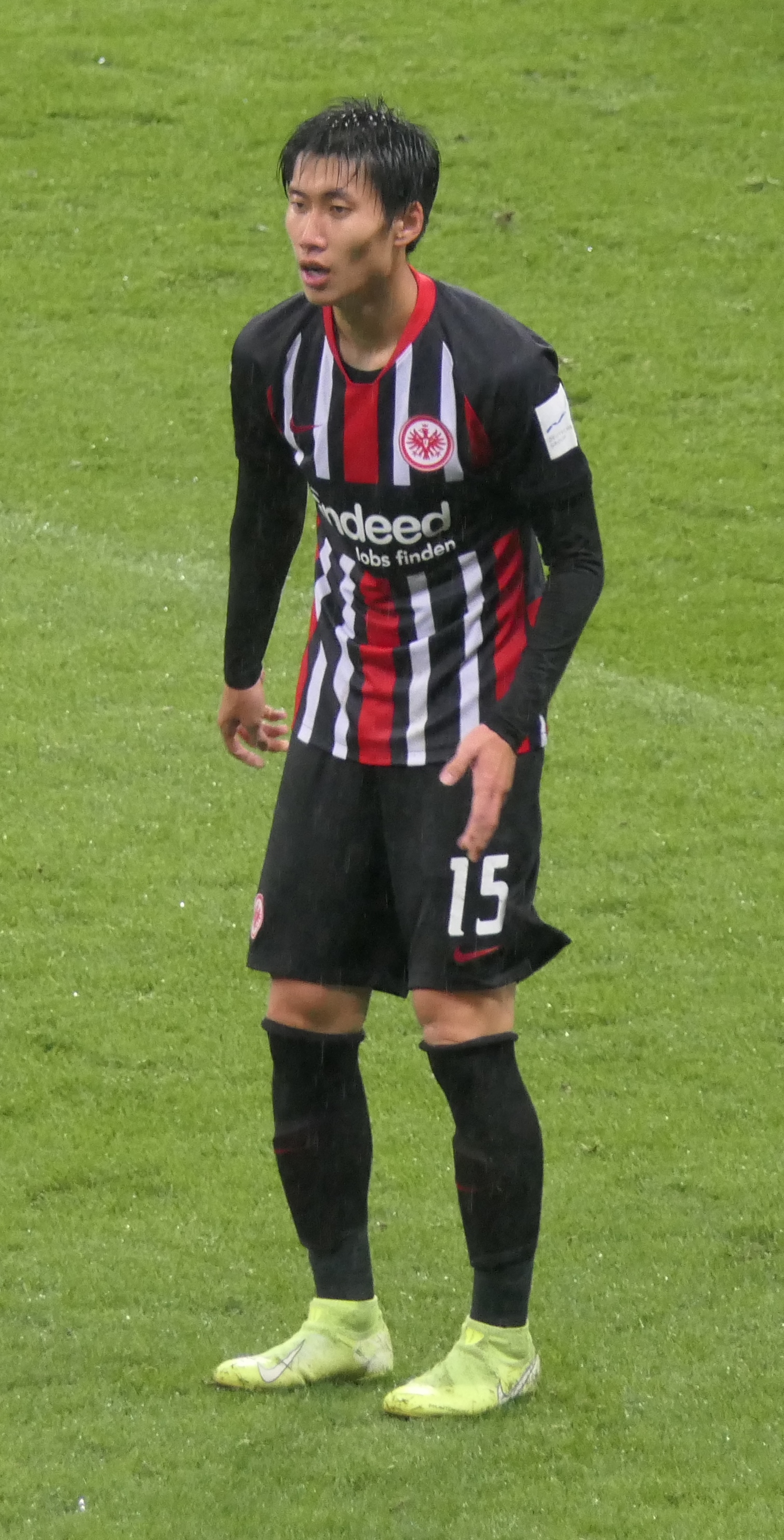 Kamada playing for Eintracht Frankfurt in 2019.