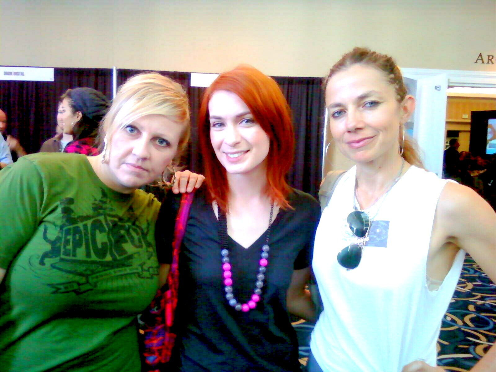 Bateman with Irina Slutsky (left) and Felicia Day at an IAWTV meeting during Digital Hollywood in 2009.