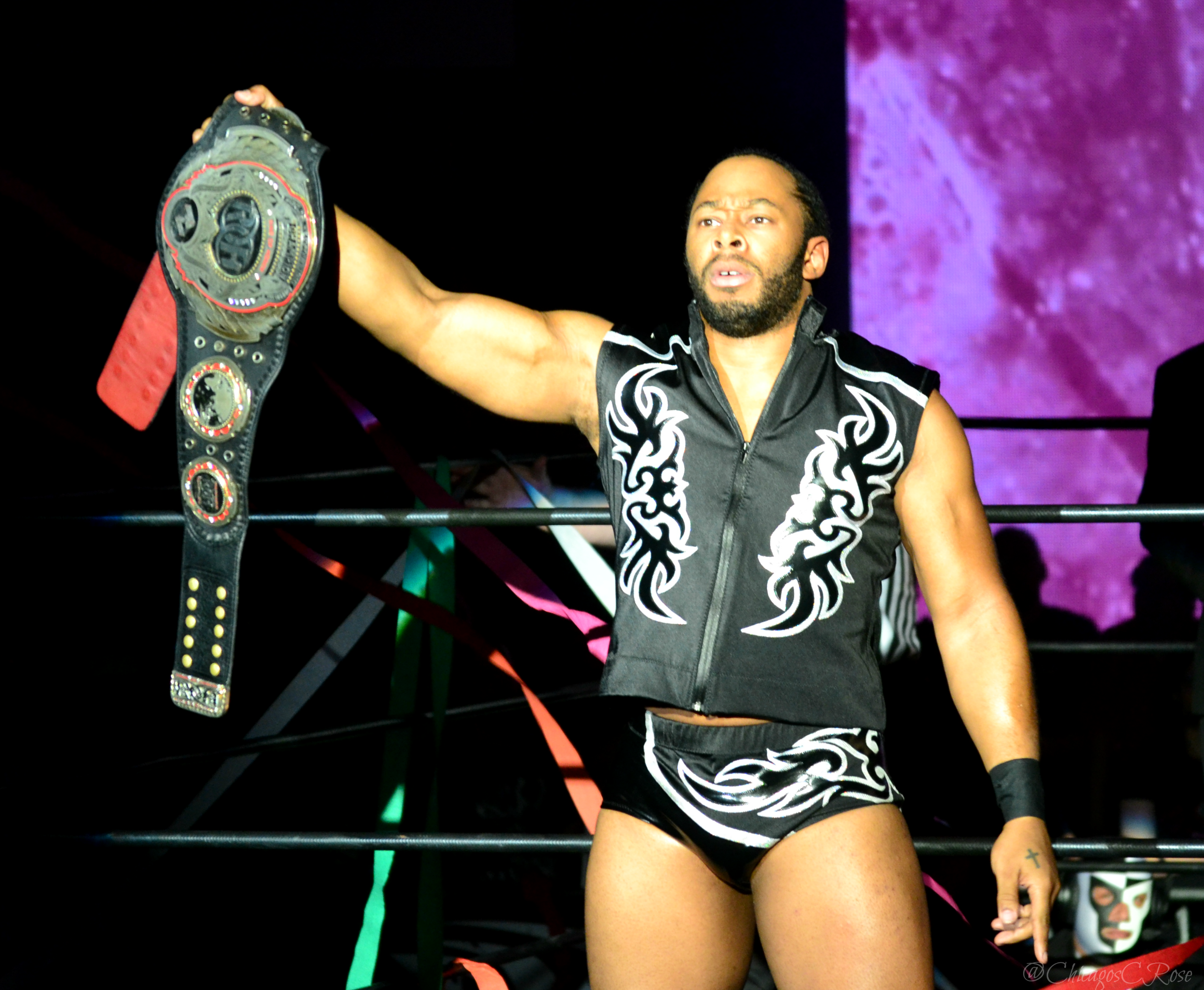 Jay Lethal memegang sabuk ROH World Championship pada rekaman 27 Februari 2016
