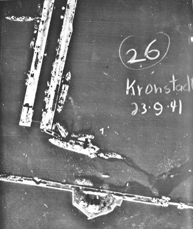 Aerial photograph of the sunken 'Marat'