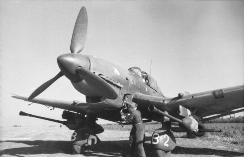 Ju 87 equipped with the anti-tank cannon, October 1943.