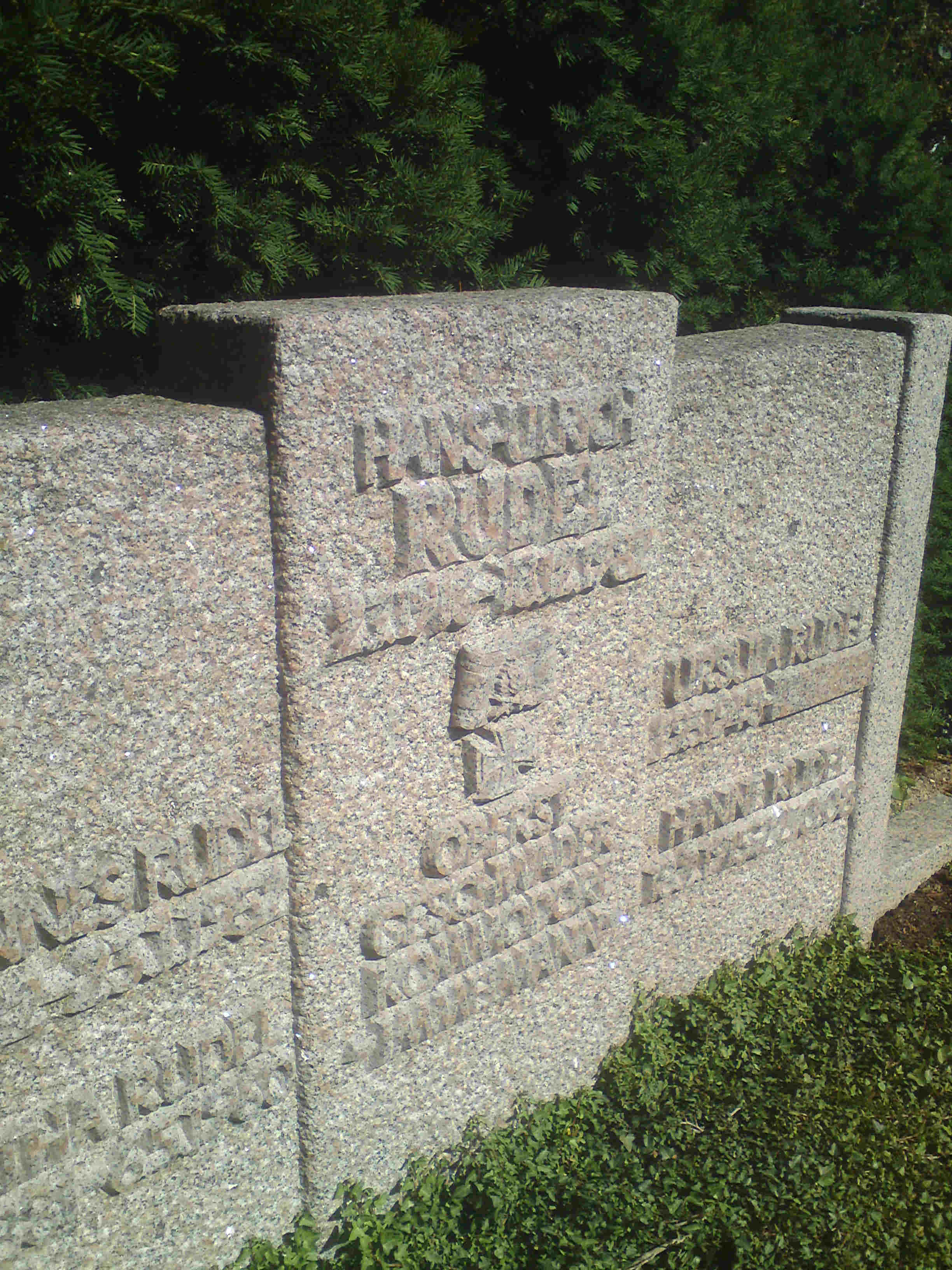 Rudel's grave in Dornhausen.