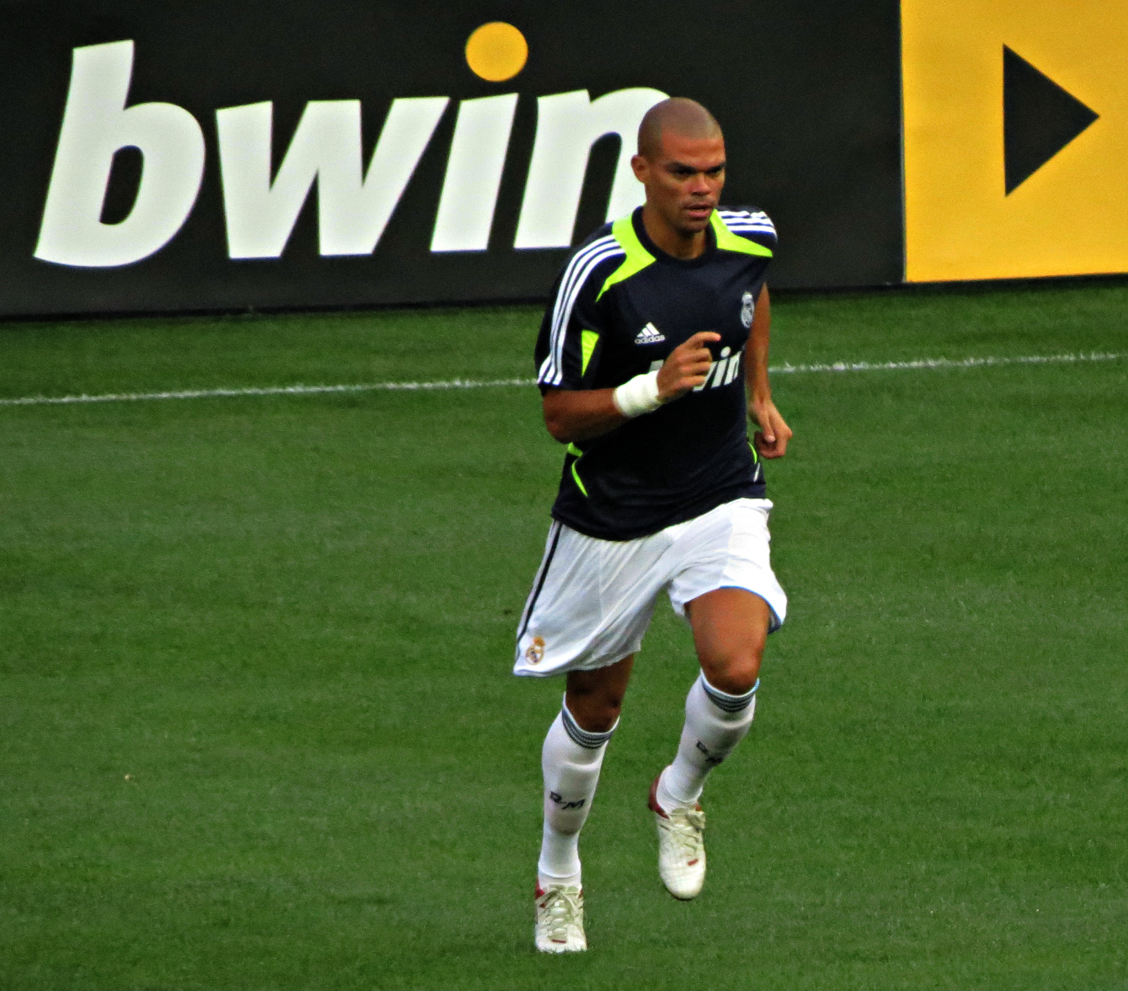 Pepe warming up for Real Madrid in 2012