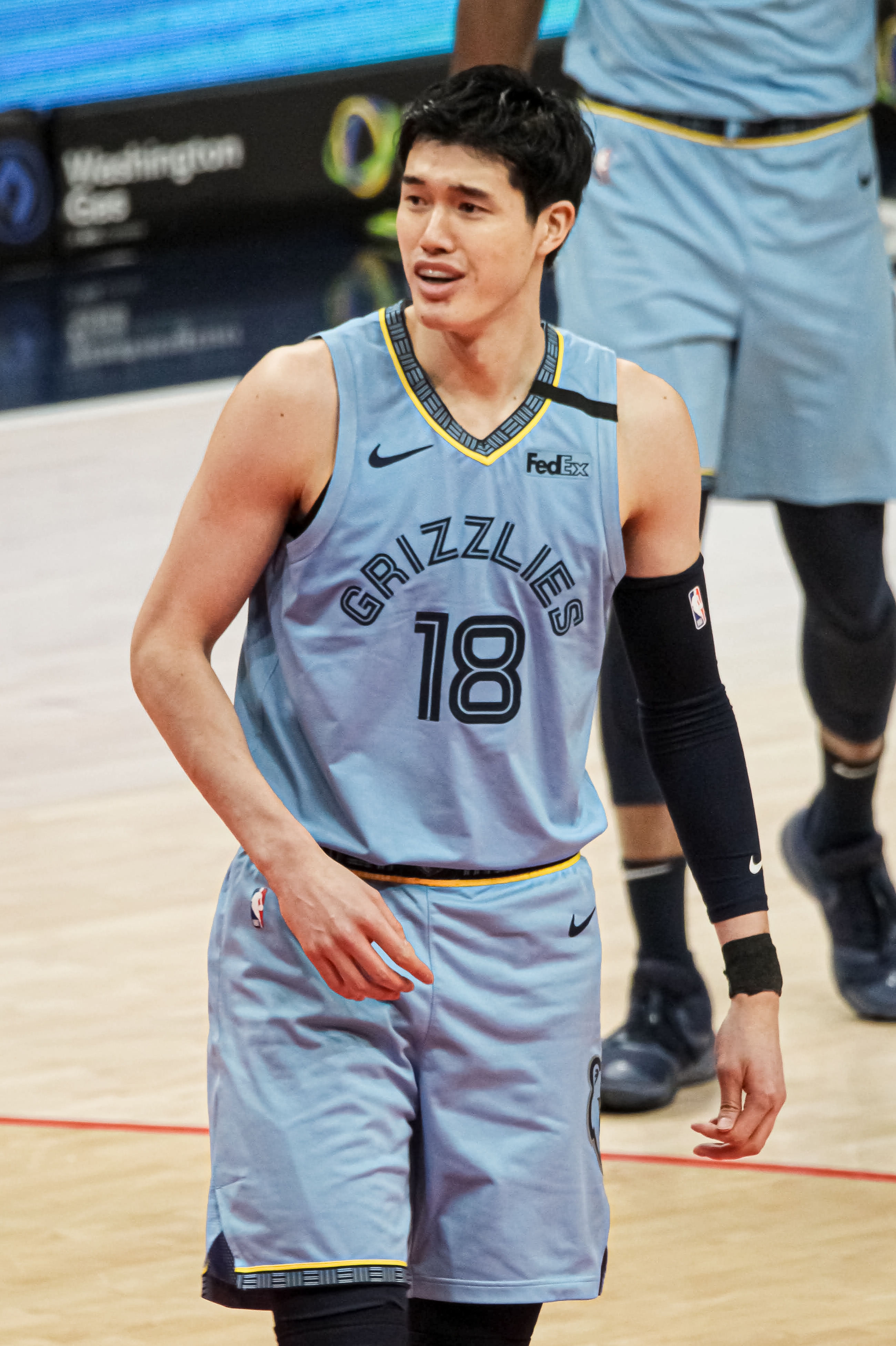 ยูตะ วาตานาเบะ กับทีมกริซลีส์ในปี พ.ศ. 2563