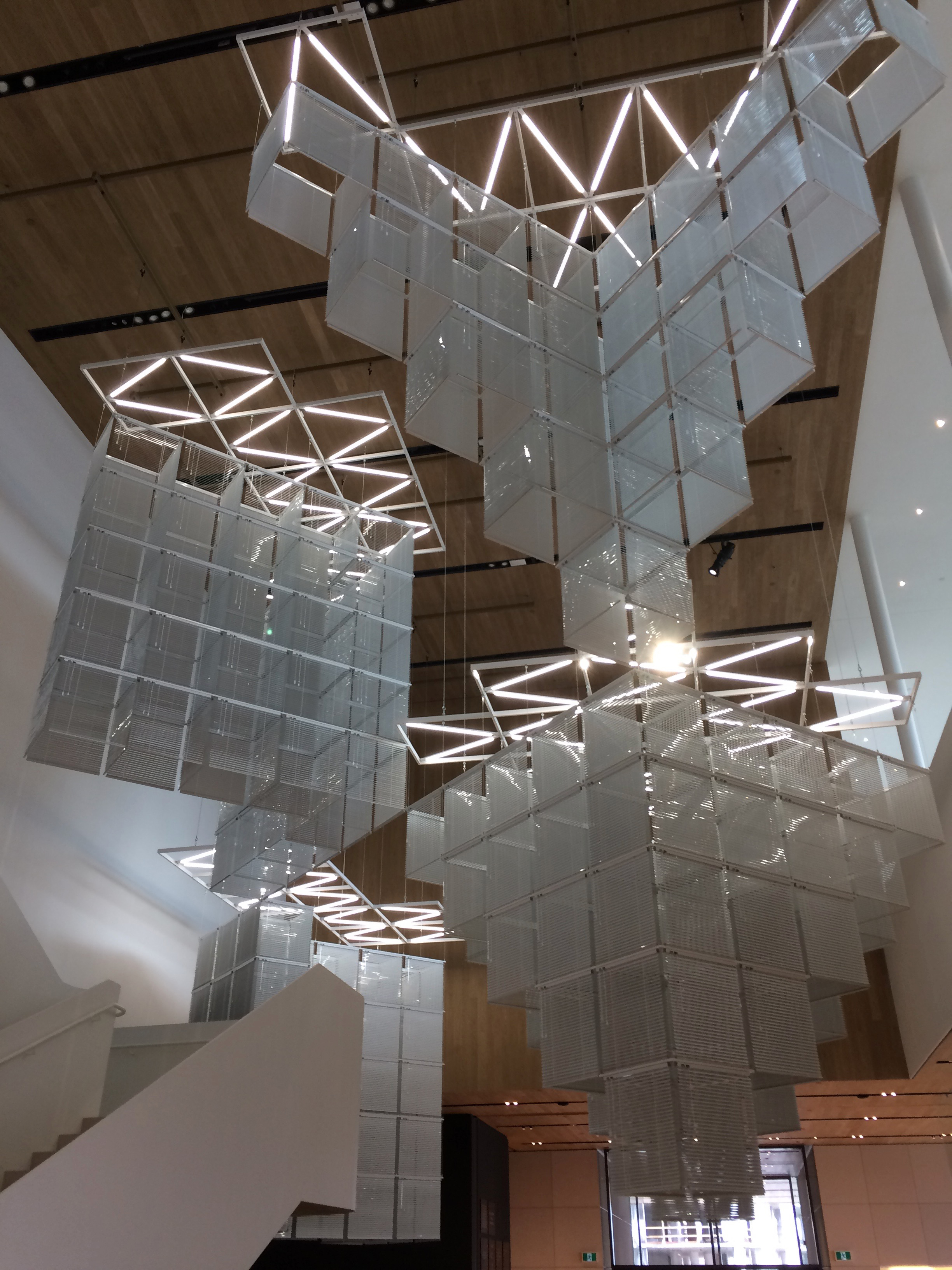 양혜규, 《솔 르윗 뒤집기 - 네 배로, 지점에서 지점으로(Four Times Sol LeWitt UpsideDown, Version Point to Point영어)》, 2016-2017. 리마이 모던.