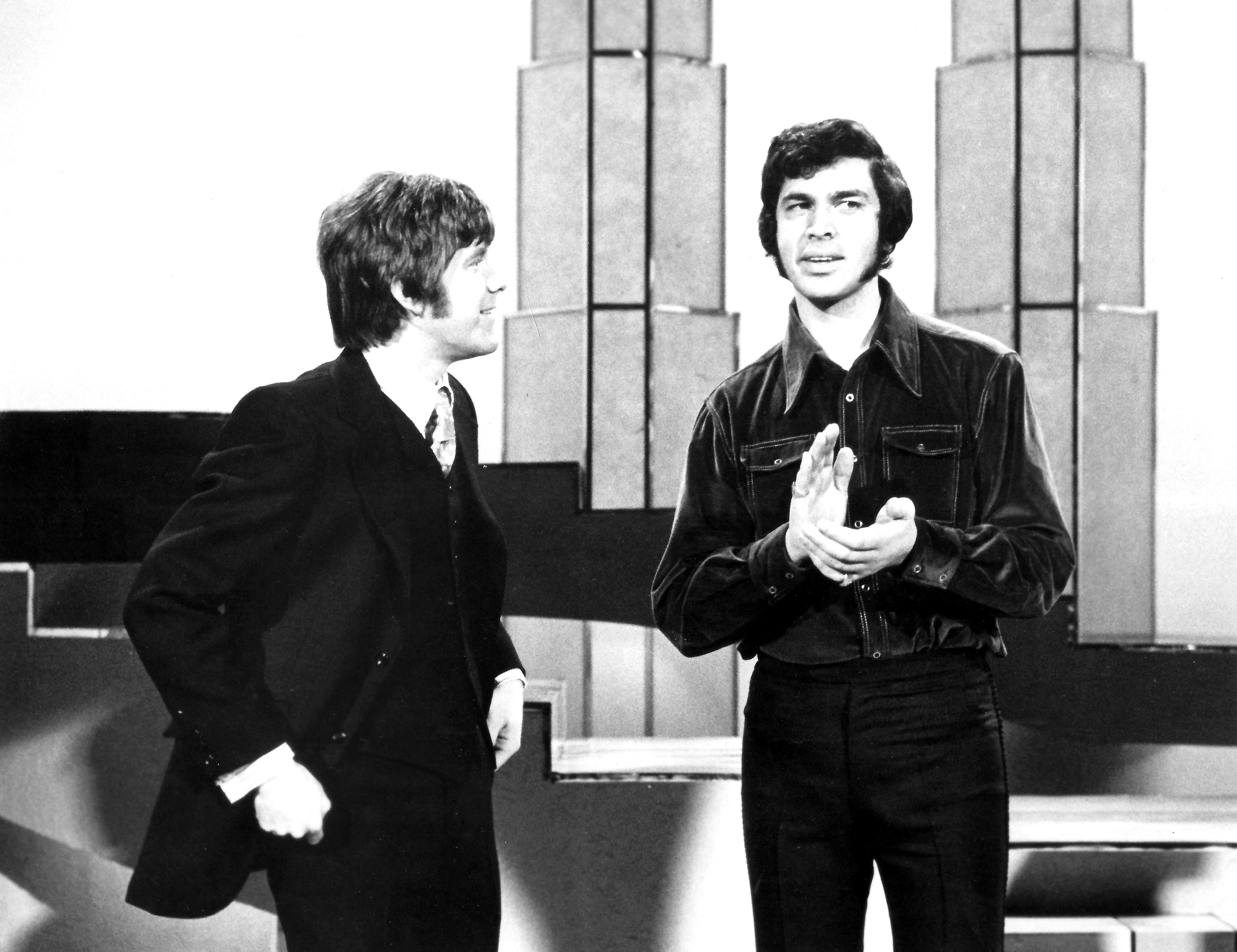 1970년 The Engelbert Humperdinck Show에 출연한 험퍼딩크(오른쪽)와 올리버