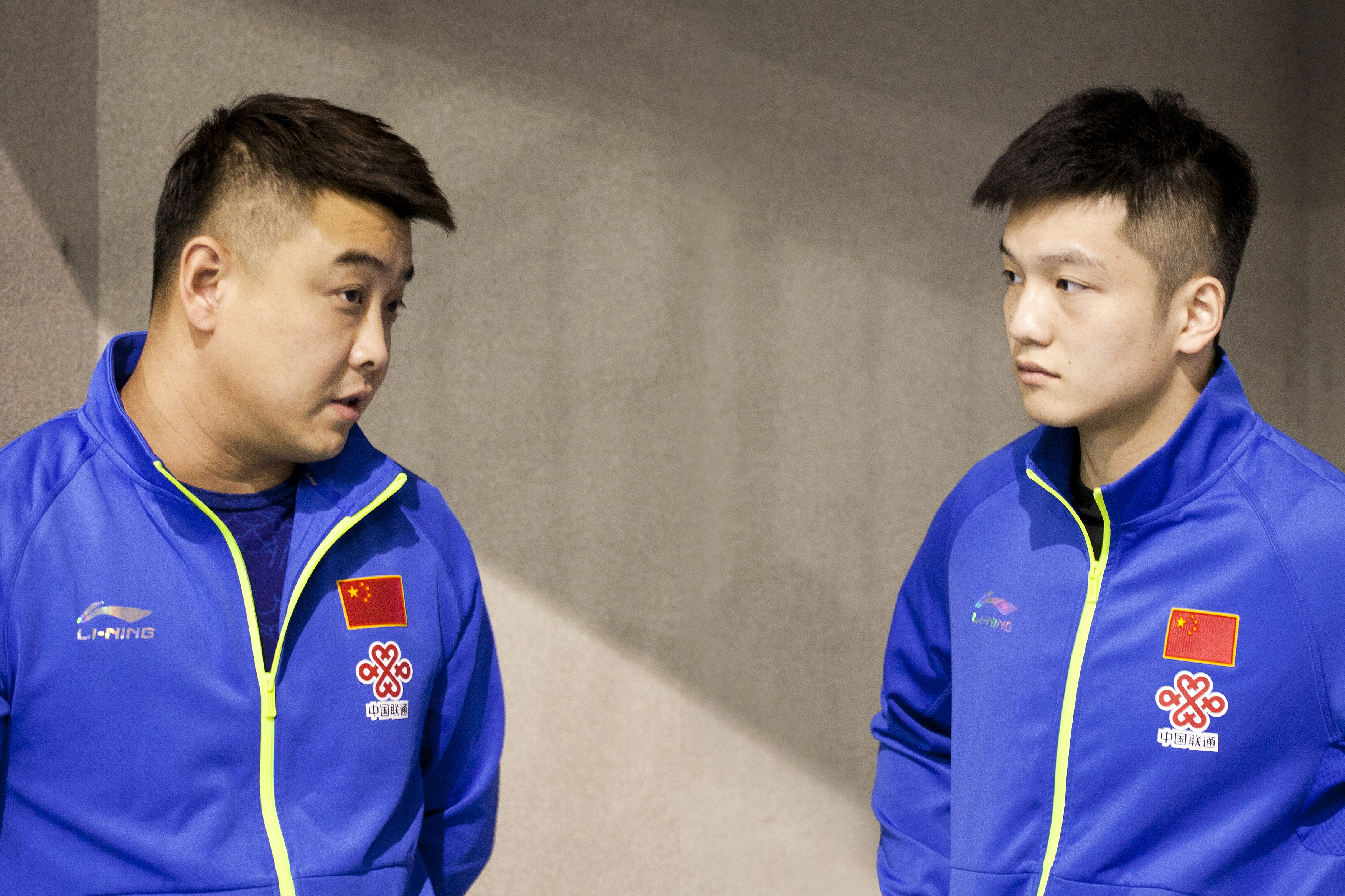 Wang Hao as coach of Fan Zhendong at the ITTF World Tour 2017 German Open.