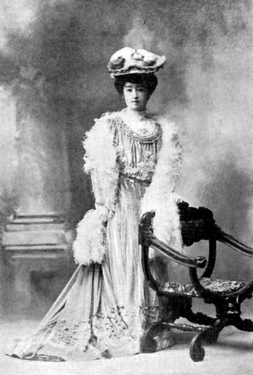 依仁親王妃周子(かねこ)。