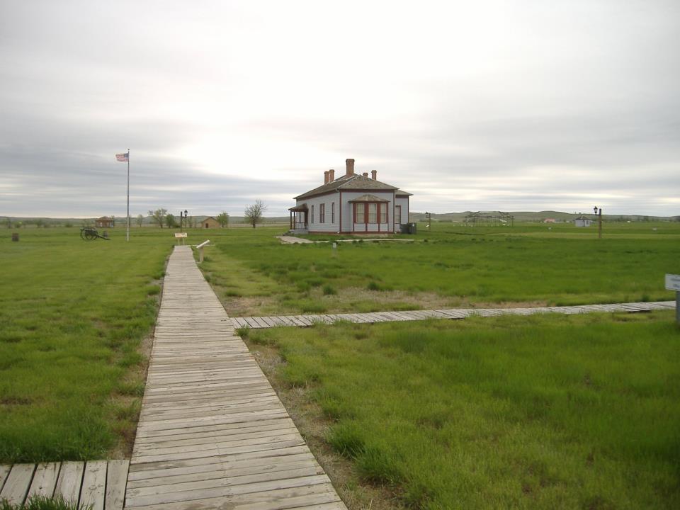 Kuartir pegawai pemerintah Fort Buford di Williams County, North Dakota kini, tempat upacara penyerahan diri Sitting Bull diadakan