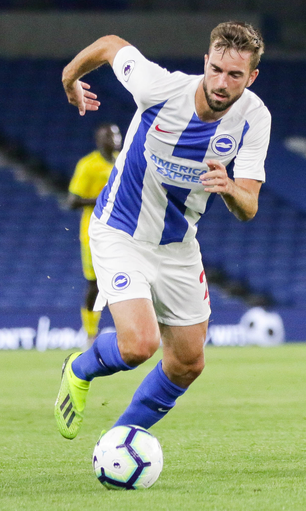 2018년 브라이턴 소속으로 경기 중인 프뢰퍼