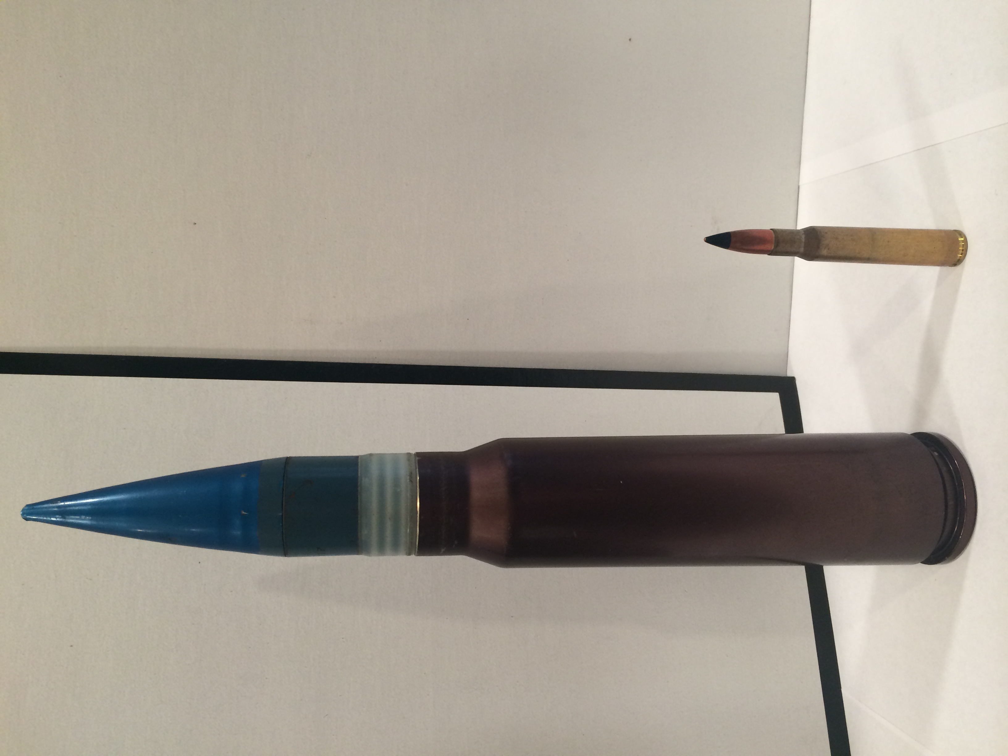 30x173mm 탄환과 <a href=