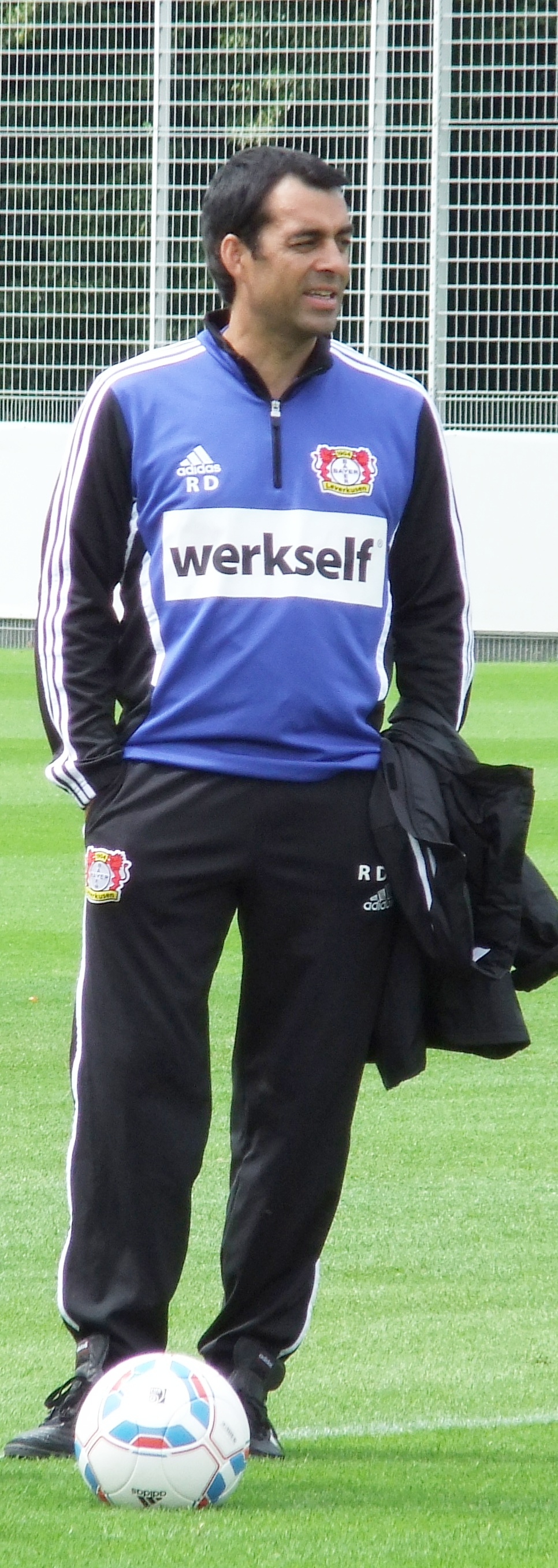 2011년 바이어 레버쿠젠 감독 시절의 로빈 두트.