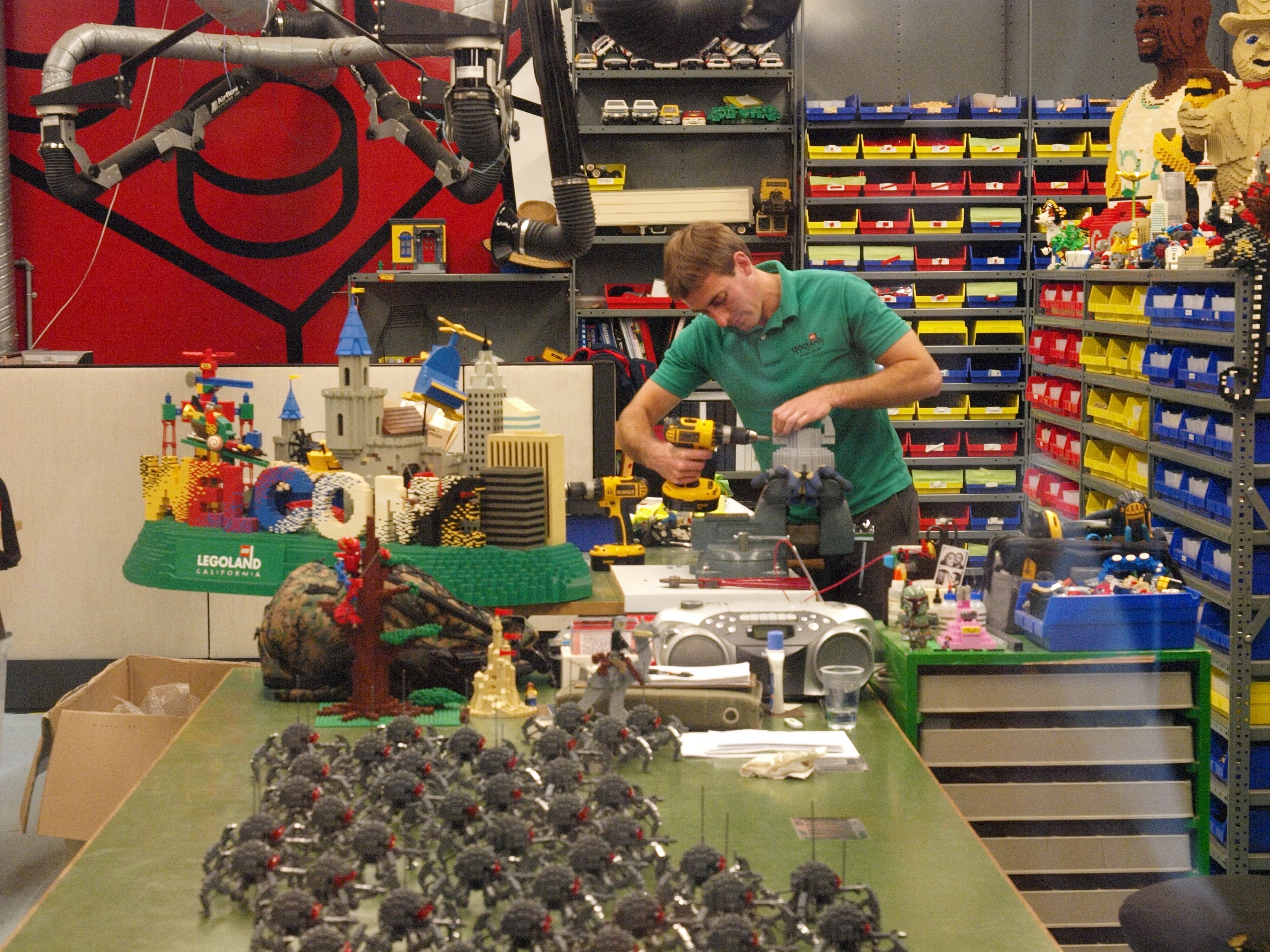 Model Shop 내부 모습