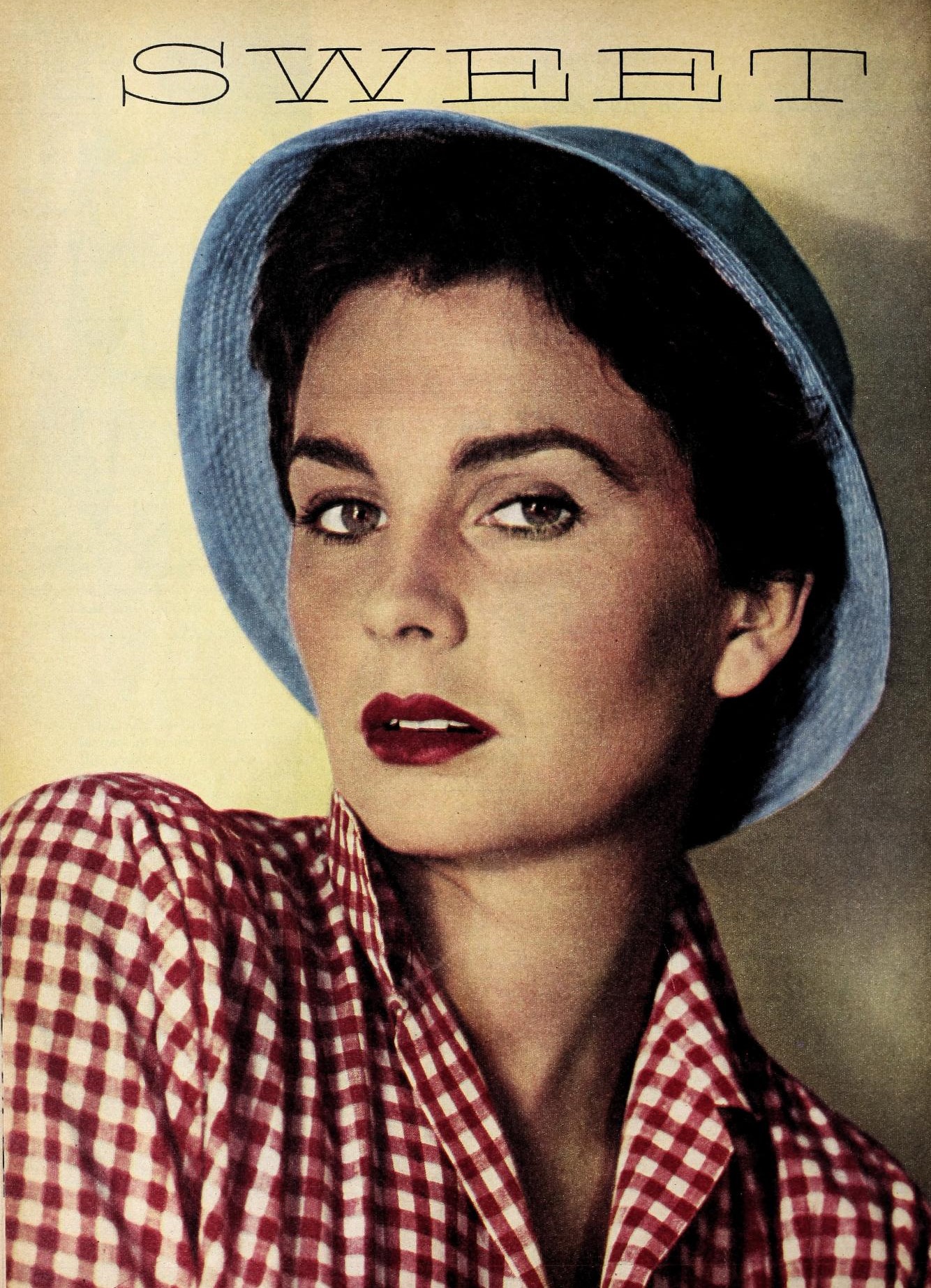 ซิมมอนส์ ถ่ายโดย เออร์เนสต์ เอ. บาชราค ในปี ค.ศ. 1955