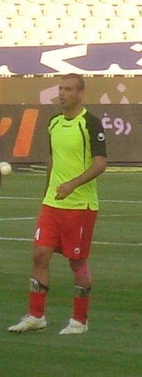 Hosseini berlatih bersama Persepolis.
