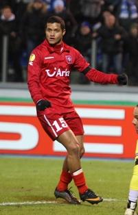 FC 트벤터 소속으로 활약하는 로살레스
