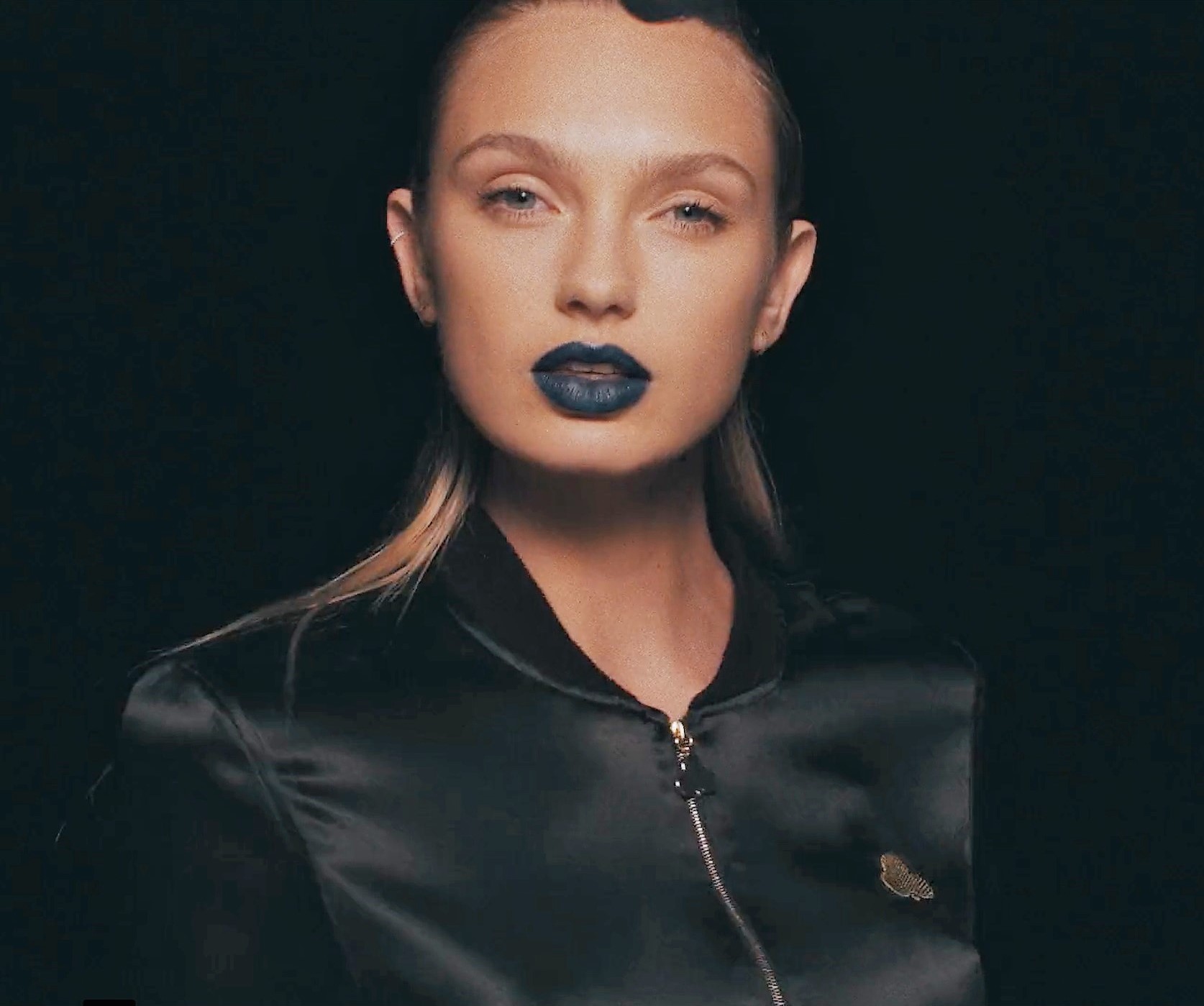 2016년 카오스 화보 촬영 중인 로메이 스트레이트