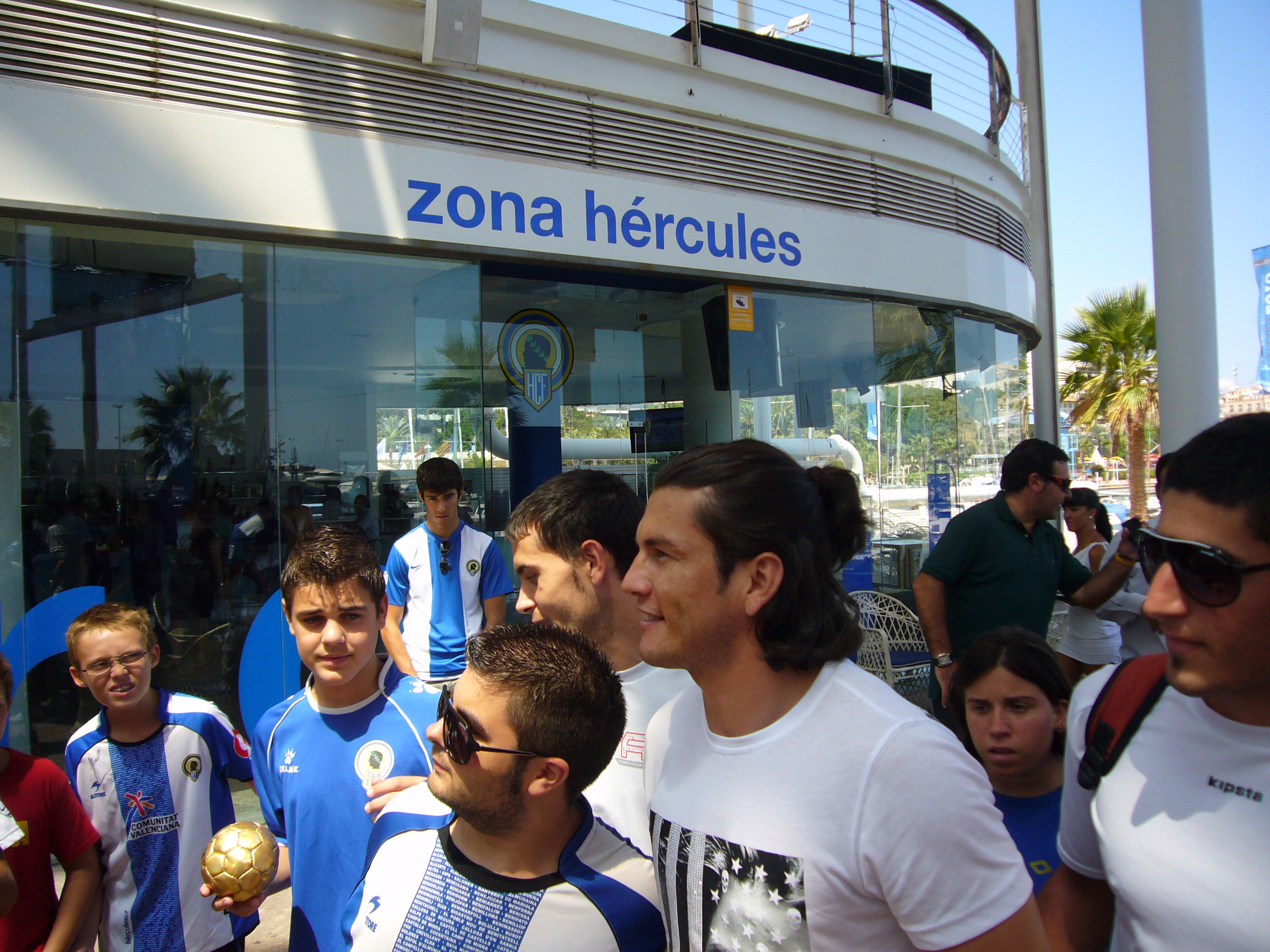 Valdez saat presentasi di Hércules CF, 2010