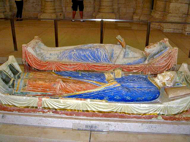 Painted statues of reclining king and queen