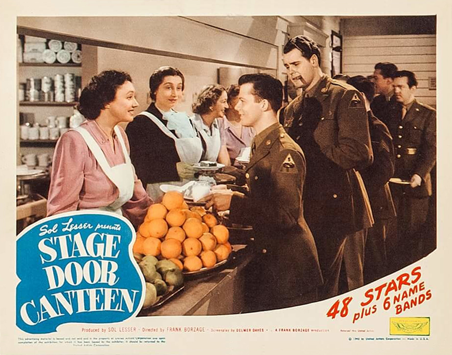 '스테이지 도어 캔틴' (1943)에서 캐서린 코넬, 마이클 해리슨과 함께 있는 론 맥칼리스터 (중앙)