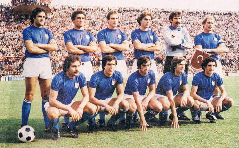 1978년 이탈리아 축구 국가대표팀 일원이었던 살라(앞줄 맨 오른쪽)의 모습.