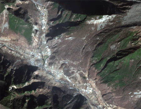 피해 지역의 위성 이미지 전후 비교