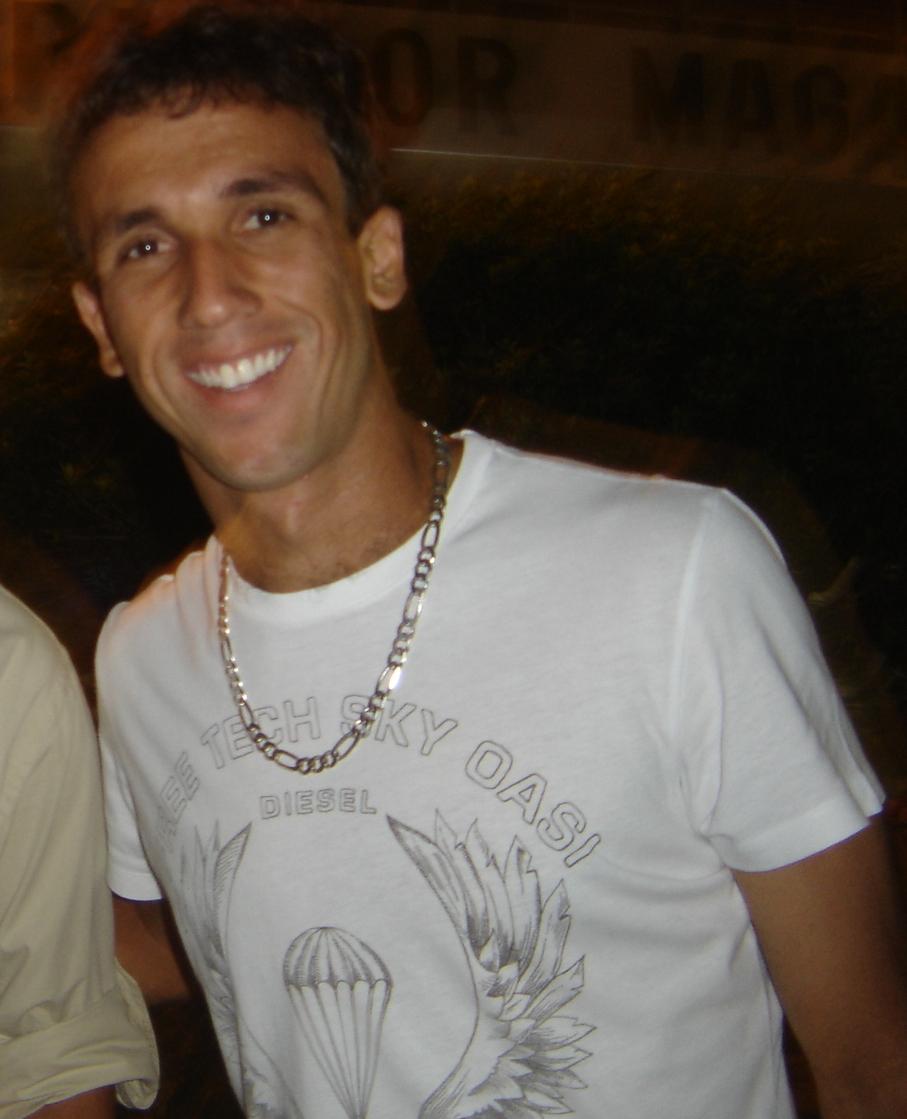 ธีอาโก รีเบย์รู ขณะเล่นให้ครูเซย์รู (ค.ศ. 2009)