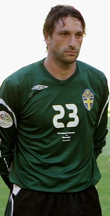 스웨덴 국가대표팀의 라미 샤반이 2006년 FIFA 월드컵에 출전하고 있다.
