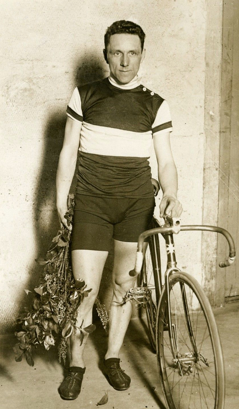 헨리 한센 (1931년 세계 선수권 대회 우승 후).