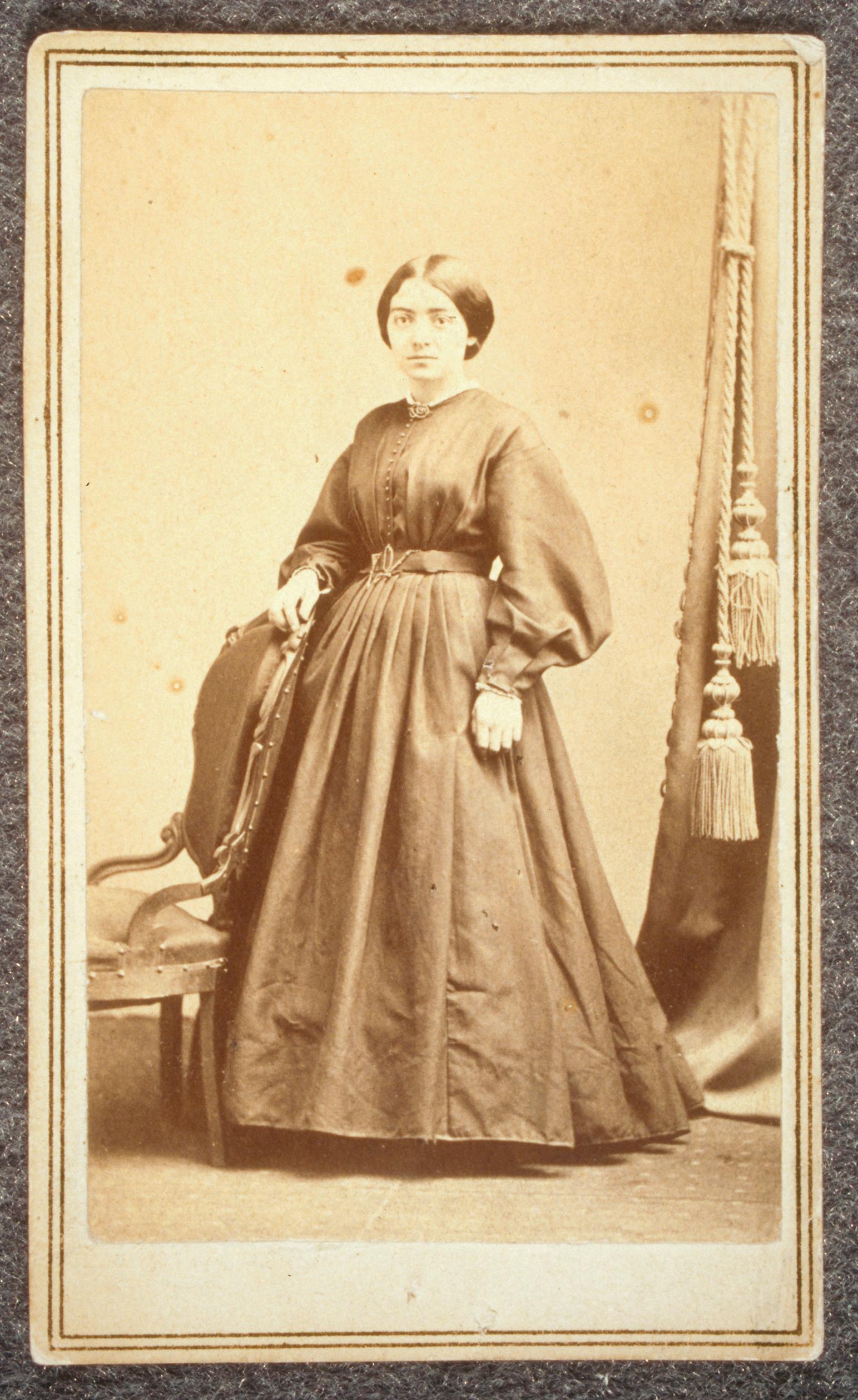 메리 코린나 퍼트넘 자코비의 초상화, c. 1860-1865