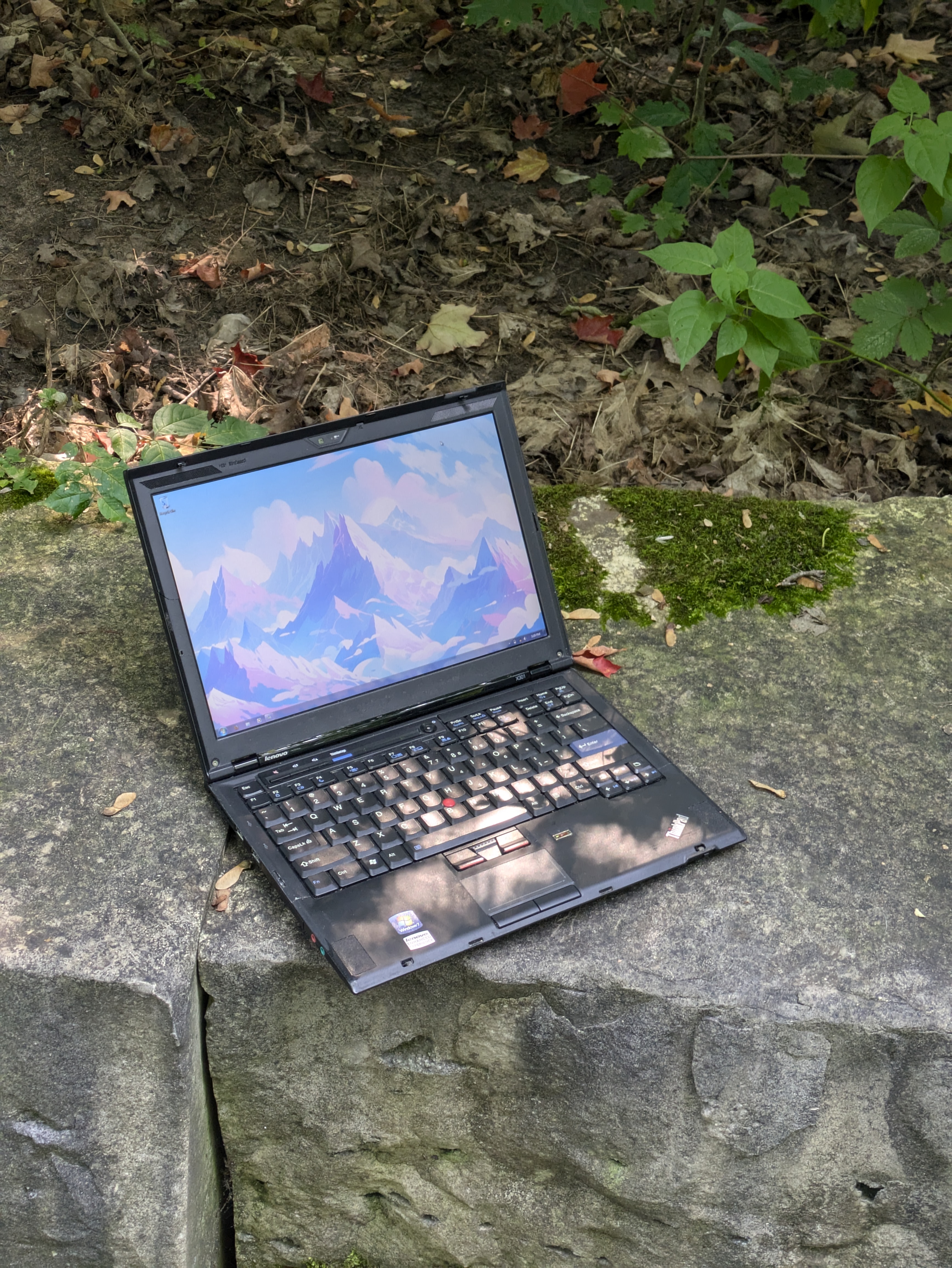Windows 7이 실행되는 레노버 씽크패드 X301.