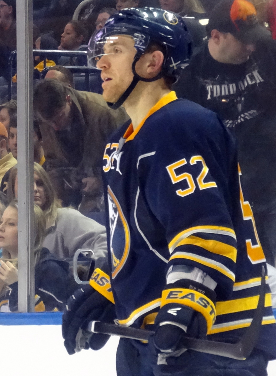 2013년 버펄로 세이버스 소속으로 뛰는 줄처.