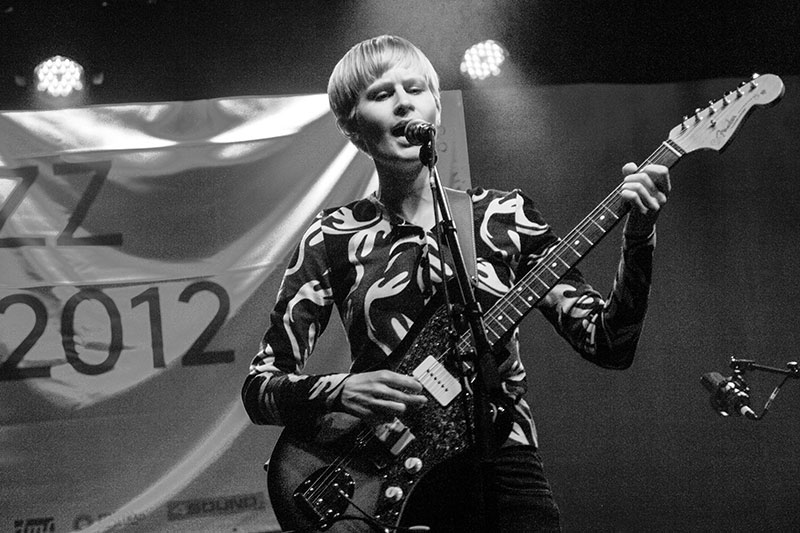 Jenny Hval pada tahun 2012.