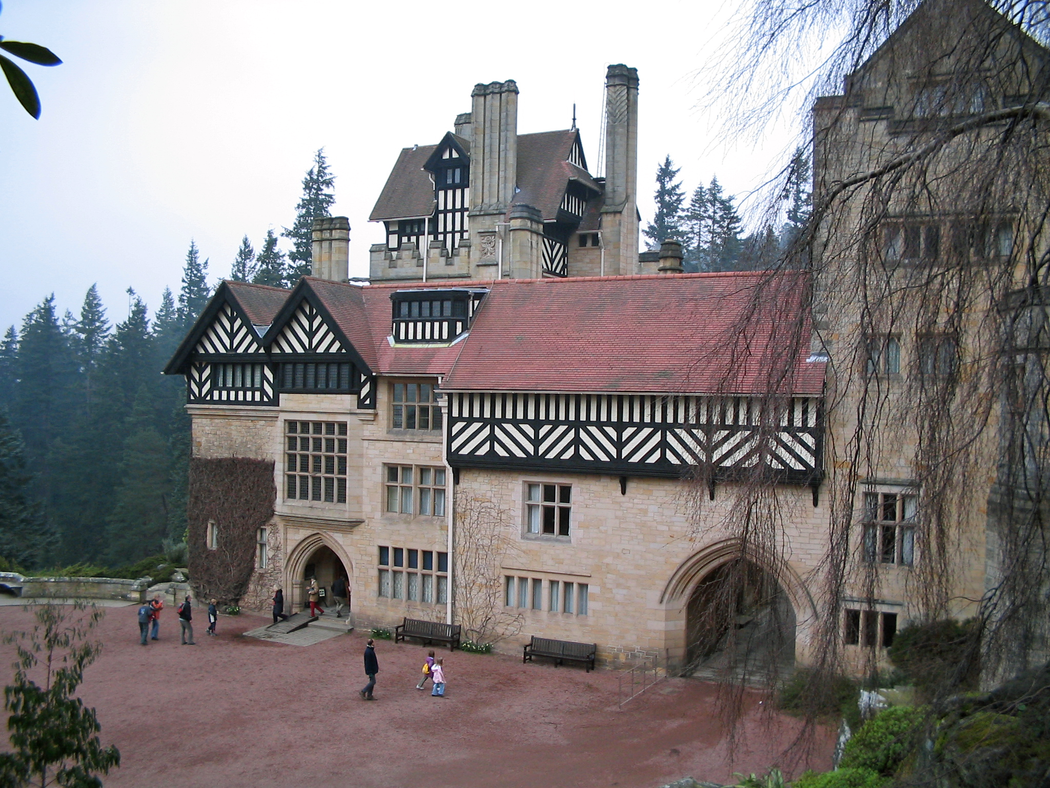 ครากไซด์ในปัจจุบัน ซึ่งเป็นทรัพย์สินของ National Trust