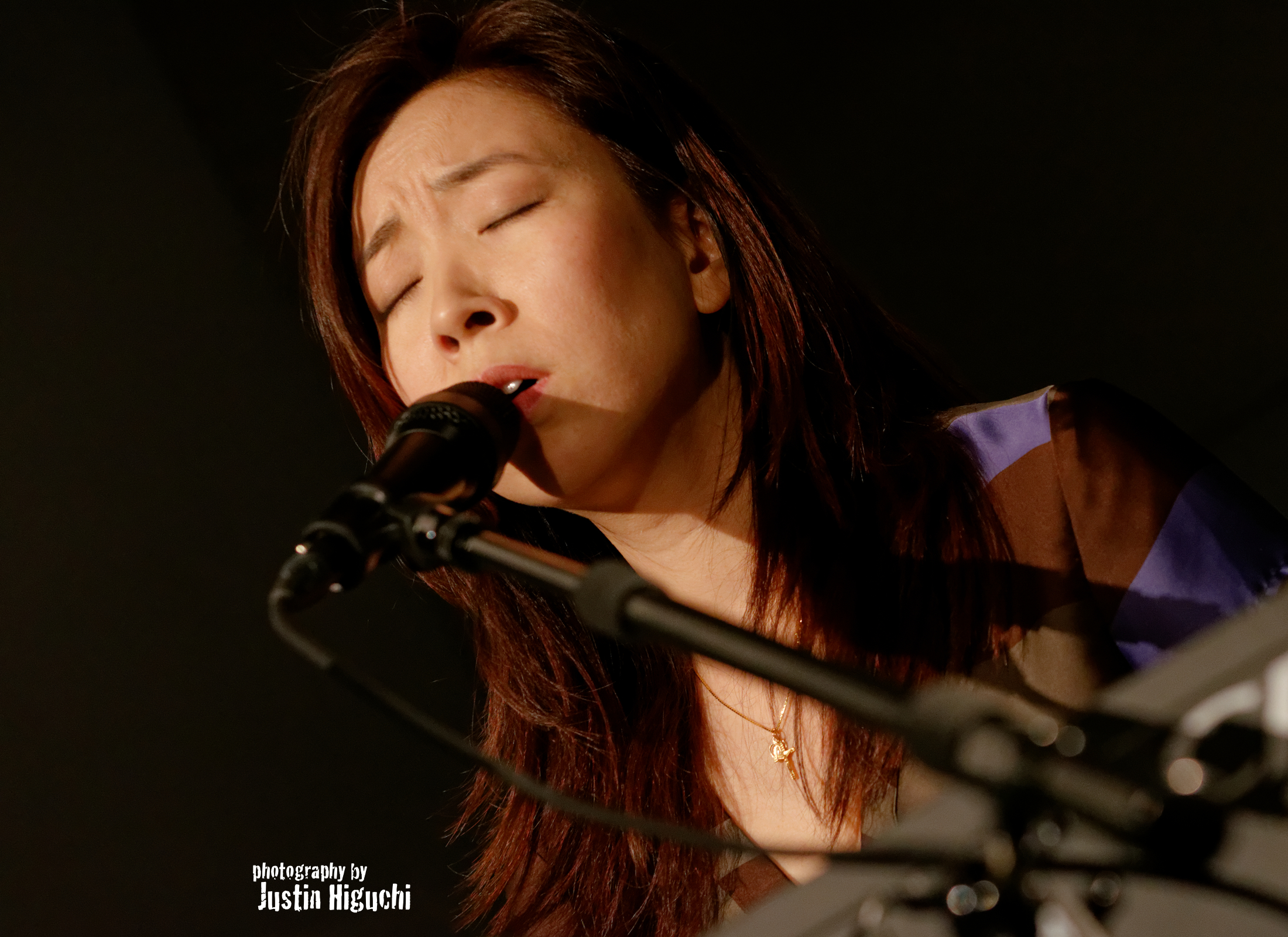 코린 메이 (2014년 1월 24일 애너하임에서 열린 NAMM 쇼 르윗 라운지 라이브 공연)