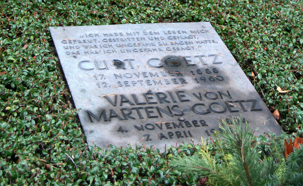 쿠르트 괴츠와 그의 아내의 묘지