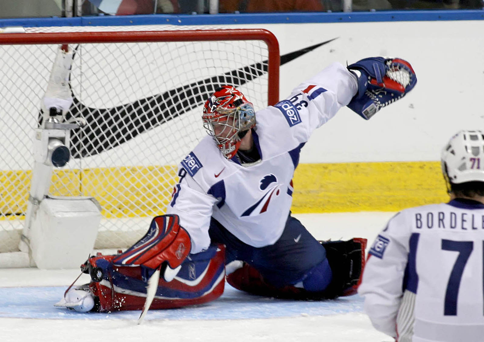 2008년 퀘벡에서 열린 IIHF 세계 선수권 대회에 출전한 위에