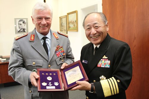 Volker Wieker (left) with Katsutoshi Kawano (right)