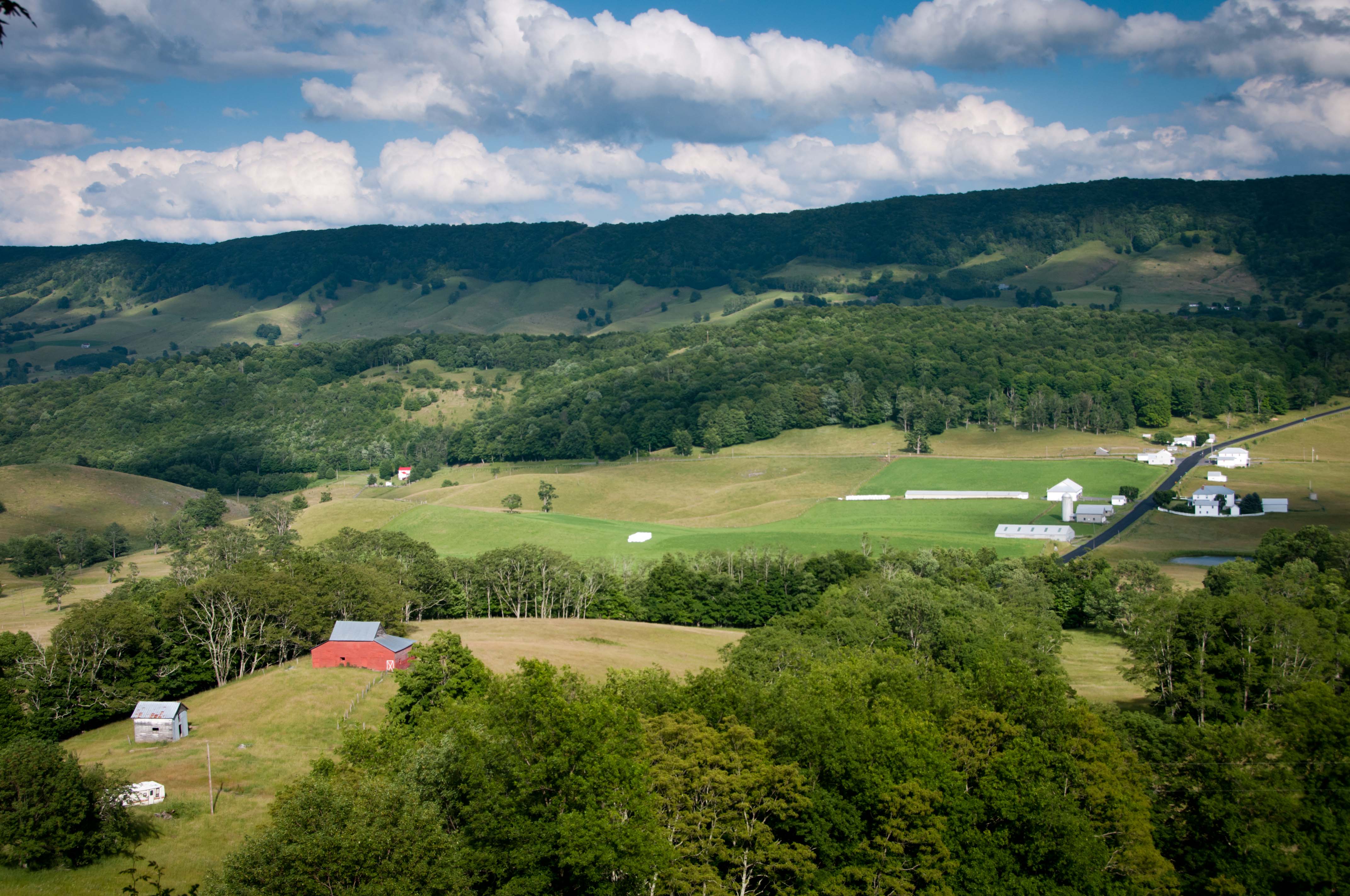하이트타운 근처의 미국 국도 250번
