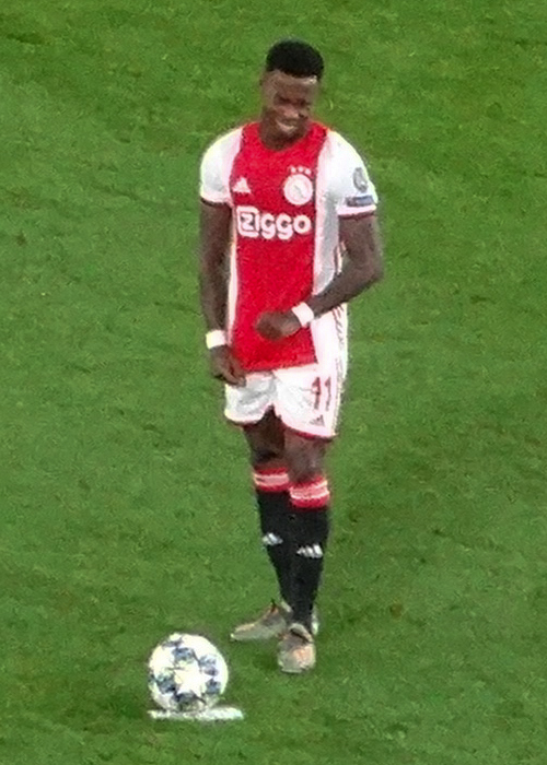 Promes playing for Ajax in 2019