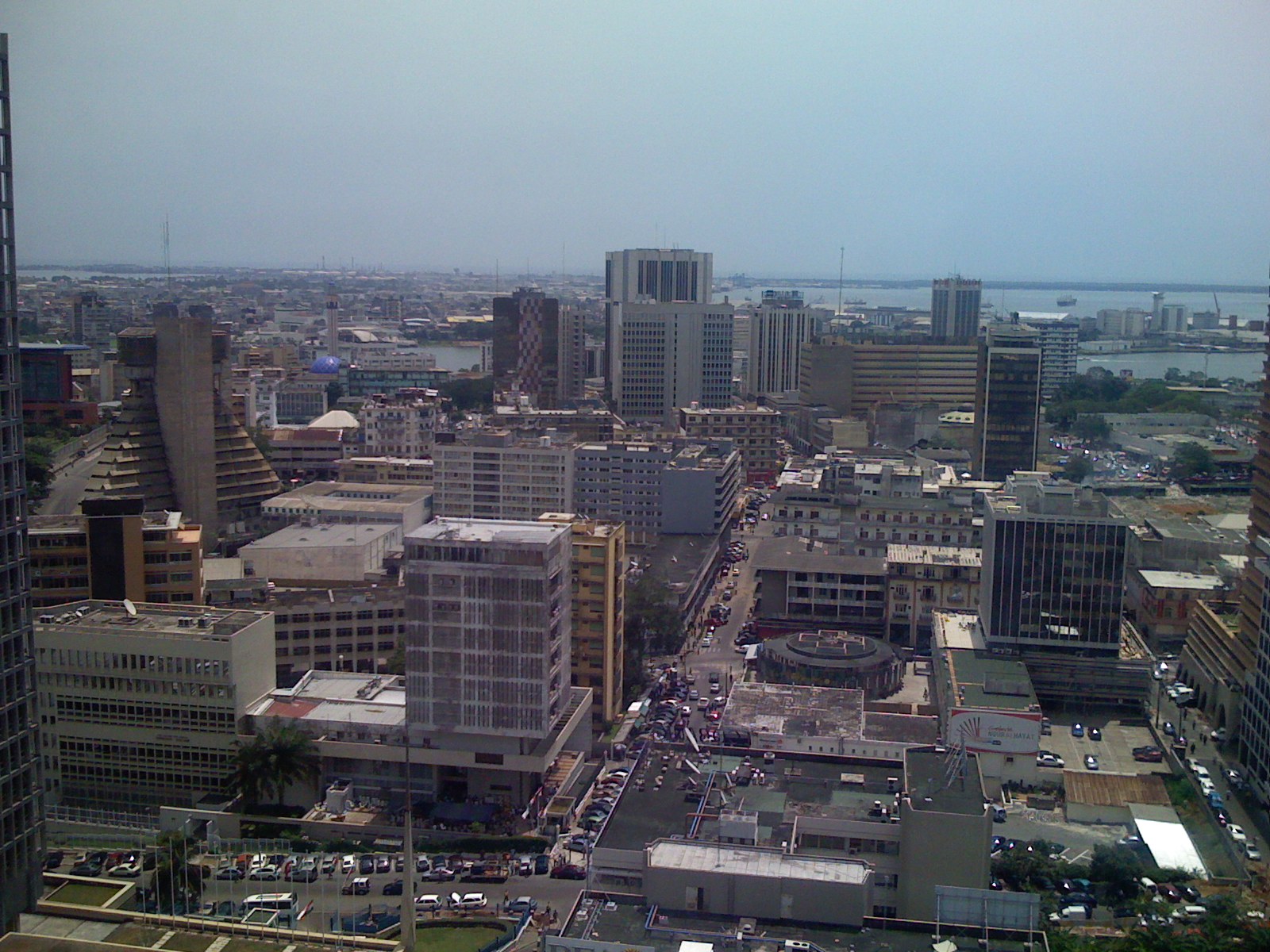 Pusat kota Abidjan.