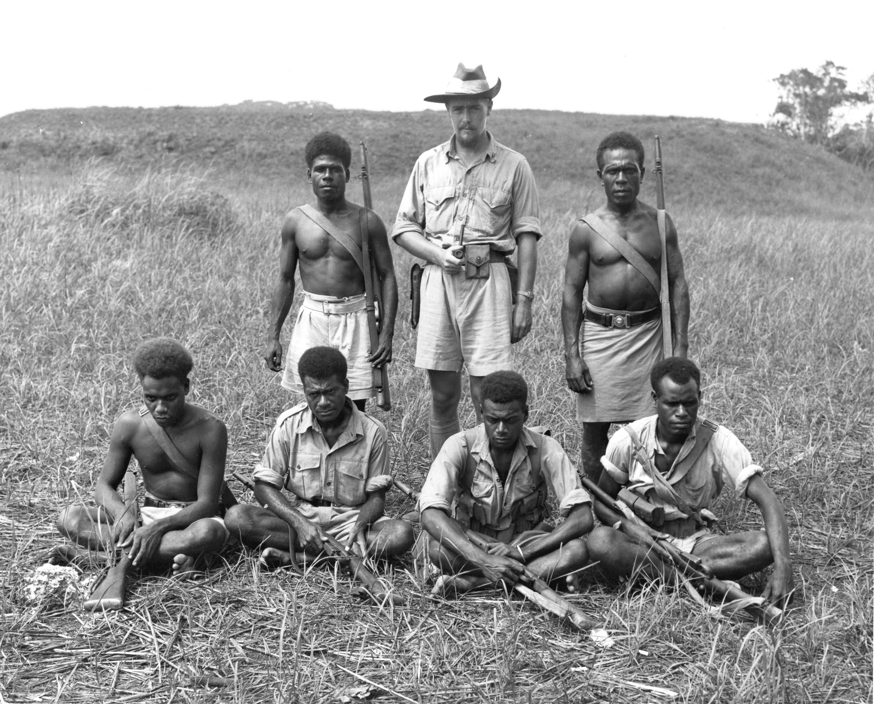 Anggota Pasukan Pertahanan Negeri Naungan Kepulauan Solomon British pada tahun 1943.
